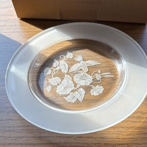 Avon hummingbird dessert, plate in original box